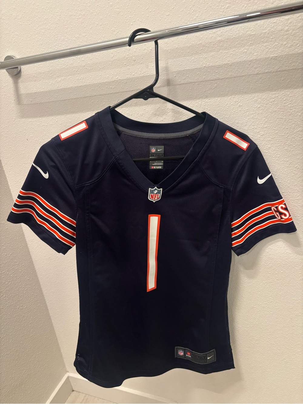 Justin fields bears woman’s jersey